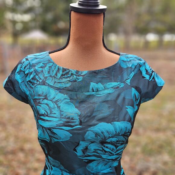 Helene Berman London Vintage Womens Floral Dress, size 2 - Picture 2 of 8